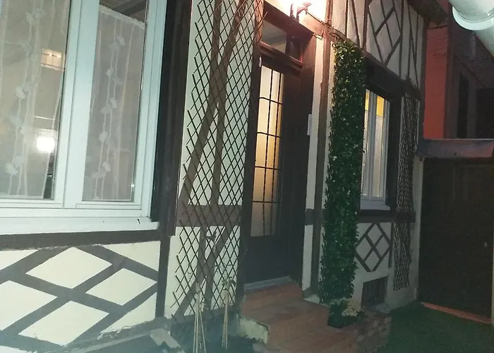 Maison De Ville Avec Patio